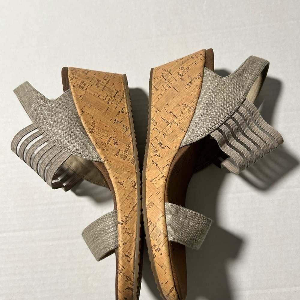 Skechers Cali Luxe Foam Tan Brown Cork Wedge Heel Sandal Size 8 - Picture 3 of 7